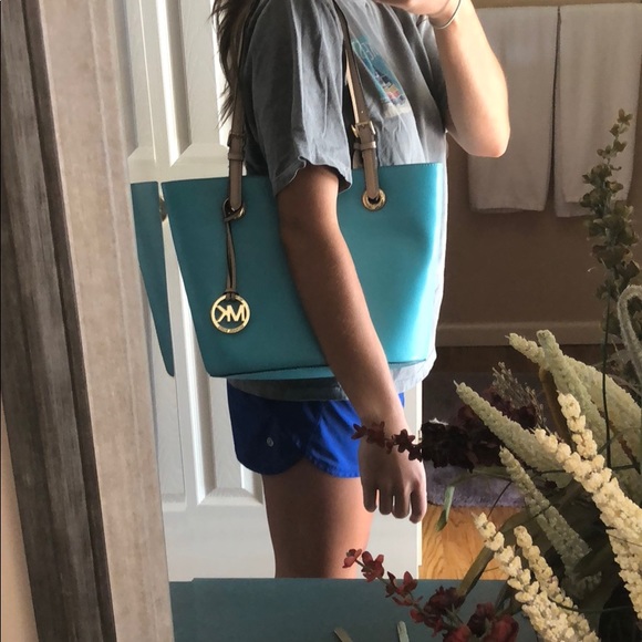 Michael Kors purse - Picture 5 of 5